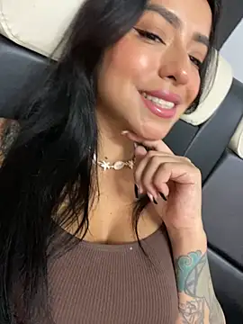 Snapshot of foxxy_nasty chatting on 10.09.25 foxxy nasty online show from 10.09.25
