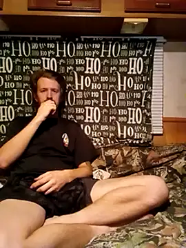 Snapshot of hothippie420 chatting on 12.28.24 hothippie420 online show from 12.28.24