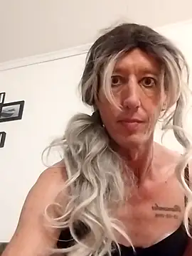 Snapshot of AlexiaXXL chatting on 12.18.25 AlexiaXXL online show from 12.18.25