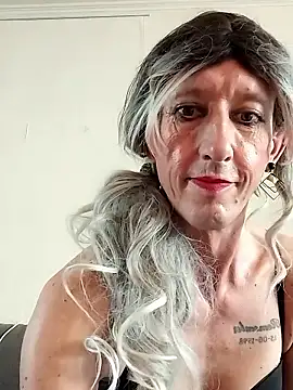 Snapshot of AlexiaXXL chatting on 12.20.25 AlexiaXXL online show from 12.20.25