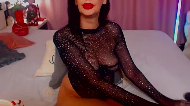 Snapshot of shannon4u chatting on 12.14.24 shannon4u online show from 12.14.24
