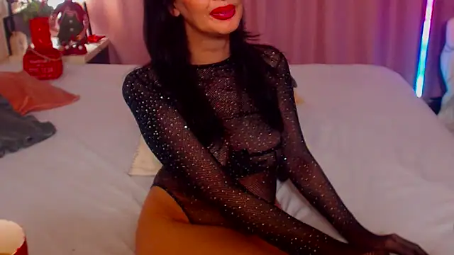 Snapshot of shannon4u chatting on 12.15.24 shannon4u online show from 12.15.24