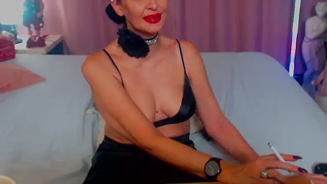 Snapshot of shannon4u chatting on 12.19.24 shannon4u online show from 12.19.24