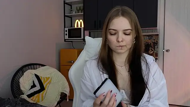 doll lol  online show from 11.27.25