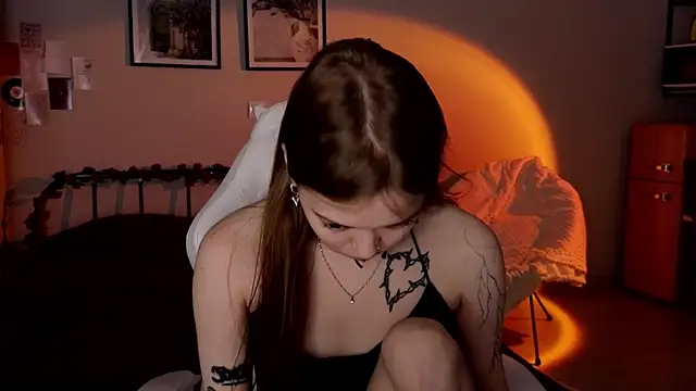 Snapshot of doll_lol_ chatting on 05.27.26 doll lol online show from 05.27.26