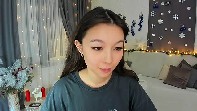 Snapshot of AgnieszkaBanana chatting on 12.28.24 AgnieszkaBanana online show from 12.28.24