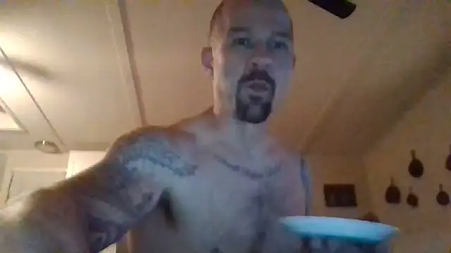 Snapshot of Kinkster615 chatting on 06.10.26 Kinkster615 online show from 06.10.26