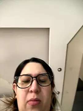 amooraaamoon online show from 10.24.25