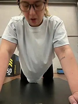 amooraaamoon online show from 01.06.26