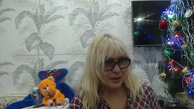 CamDiva113 online show from 01.24.25