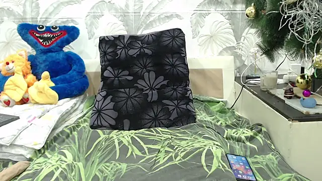 CamDiva113 online show from 02.16.25