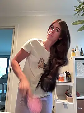 aus queen online show from 02.06.26