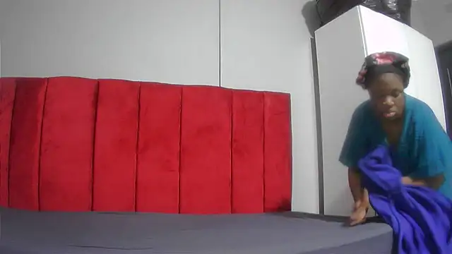 Snapshot of assqueenxx chatting on 09.15.25 assqueenxx online show from 09.15.25