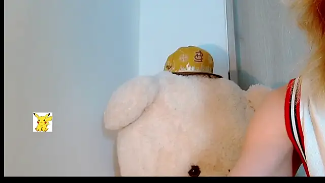 Snapshot of honey_skin chatting on 02.19.25 honey skin online show from 02.19.25