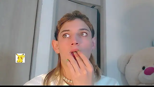 Snapshot of honey_skin chatting on 02.23.25 honey skin online show from 02.23.25