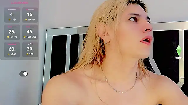 Snapshot of honey_skin chatting on 09.12.25 honey skin online show from 09.12.25