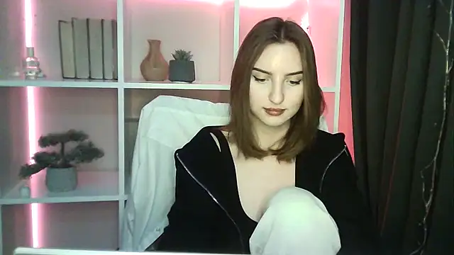 X Alisa online show from 02.20.25