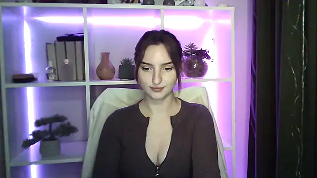 X Alisa online show from 03.18.25