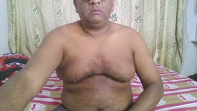 Snapshot of Beargryzzly chatting on 12.07.24 Beargryzzly online show from 12.07.24