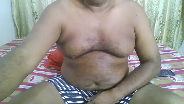 Snapshot of Beargryzzly chatting on 12.14.24 Beargryzzly online show from 12.14.24