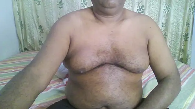 Snapshot of Beargryzzly chatting on 01.20.25 Beargryzzly online show from 01.20.25