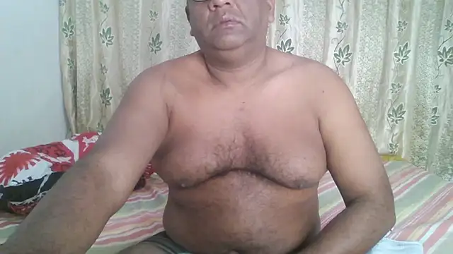 Snapshot of Beargryzzly chatting on 01.22.25 Beargryzzly online show from 01.22.25