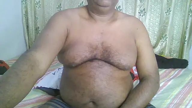 Snapshot of Beargryzzly chatting on 01.23.25 Beargryzzly online show from 01.23.25