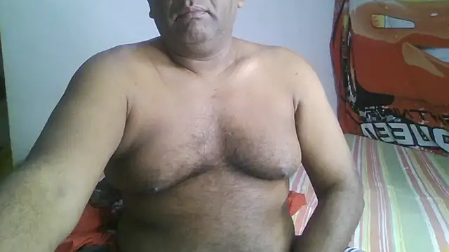 Snapshot of Beargryzzly chatting on 01.26.25 Beargryzzly online show from 01.26.25