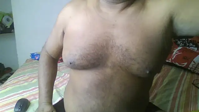 Snapshot of Beargryzzly chatting on 01.28.25 Beargryzzly online show from 01.28.25