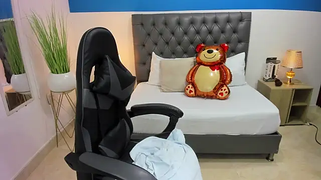 candy summer28 online show from 02.28.25