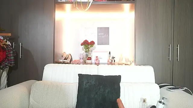 Snapshot of katlyn_martins chatting on 06.14.26 katlyn martins online show from 06.14.26