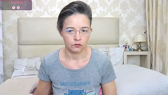 Snapshot of StaceyDarling chatting on 03.03.25 StaceyDarling online show from 03.03.25