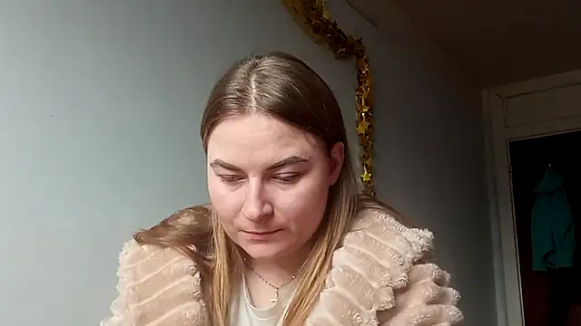 Snapshot of ElenaMaeer chatting on 02.13.26 ElenaMaeer online show from 02.13.26