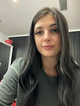 Snapshot of SophiaVilner chatting on 04.23.26 SophiaVilner online show from 04.23.26