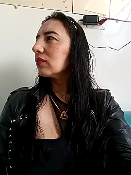 Snapshot of christine-x chatting on 04.19.26 christine-x online show from 04.19.26