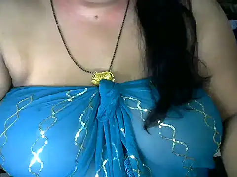 Snapshot of dramebaz_queen chatting on 11.21.25 dramebaz queen online show from 11.21.25