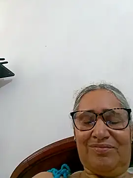 Snapshot of _candi chatting on 04.18.26 candi online show from 04.18.26