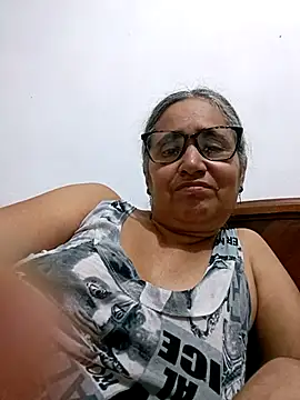 Snapshot of _candi chatting on 04.21.26 candi online show from 04.21.26