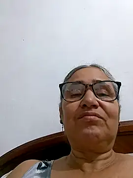 Snapshot of _candi chatting on 04.21.26 candi online show from 04.21.26