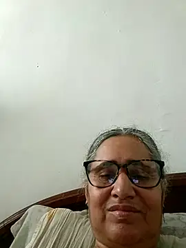 Snapshot of _candi chatting on 04.24.26 candi online show from 04.24.26