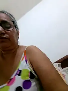 Snapshot of _candi chatting on 04.25.26 candi online show from 04.25.26