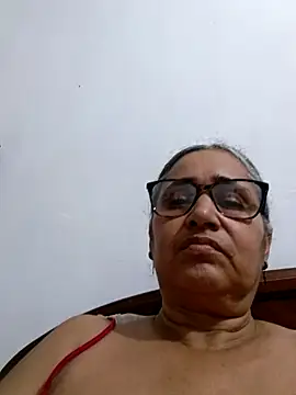 Snapshot of _candi chatting on 04.28.26 candi online show from 04.28.26
