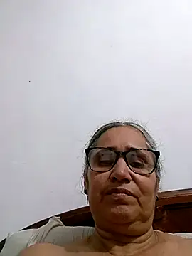 Snapshot of _candi chatting on 04.29.26 candi online show from 04.29.26