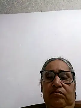 Snapshot of _candi chatting on 05.10.26 candi online show from 05.10.26