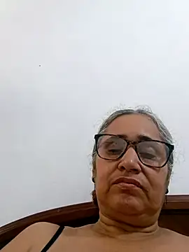 Snapshot of _candi chatting on 05.10.26 candi online show from 05.10.26