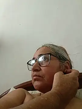 Snapshot of _candi chatting on 05.13.26 candi online show from 05.13.26