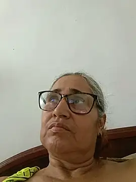 Snapshot of _candi chatting on 05.17.26 candi online show from 05.17.26