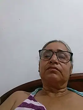 Snapshot of _candi chatting on 05.19.26 candi online show from 05.19.26