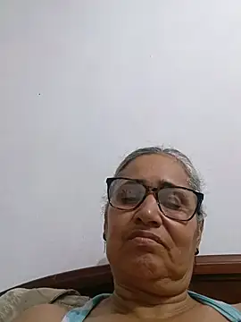 Snapshot of _candi chatting on 05.20.26 candi online show from 05.20.26