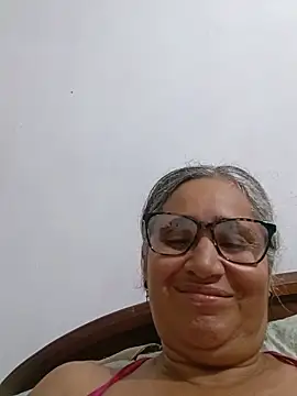 Snapshot of _candi chatting on 05.21.26 candi online show from 05.21.26